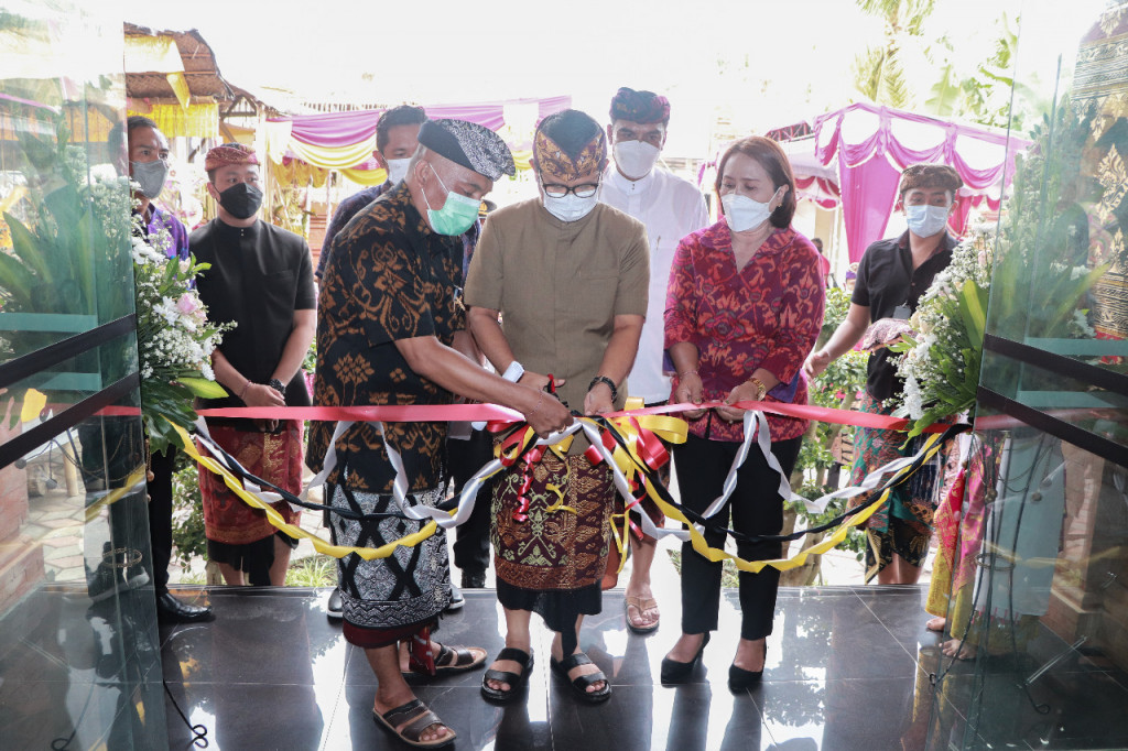 Sekda Adi Arnawa Hadiri Peresmian Gedung ACK Center Office dan Warehouse